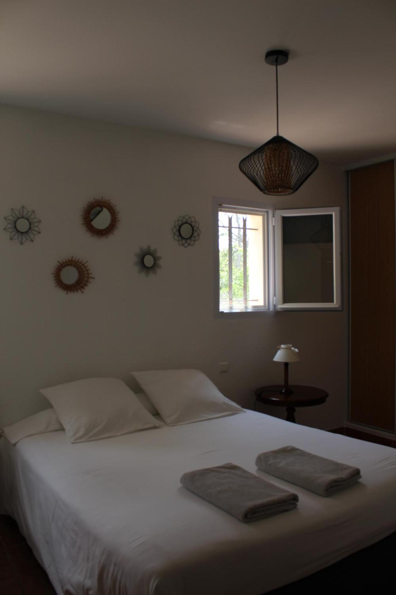 ル・トロネ Bastide Saint Bernard Bed & Breakfast エクステリア 写真