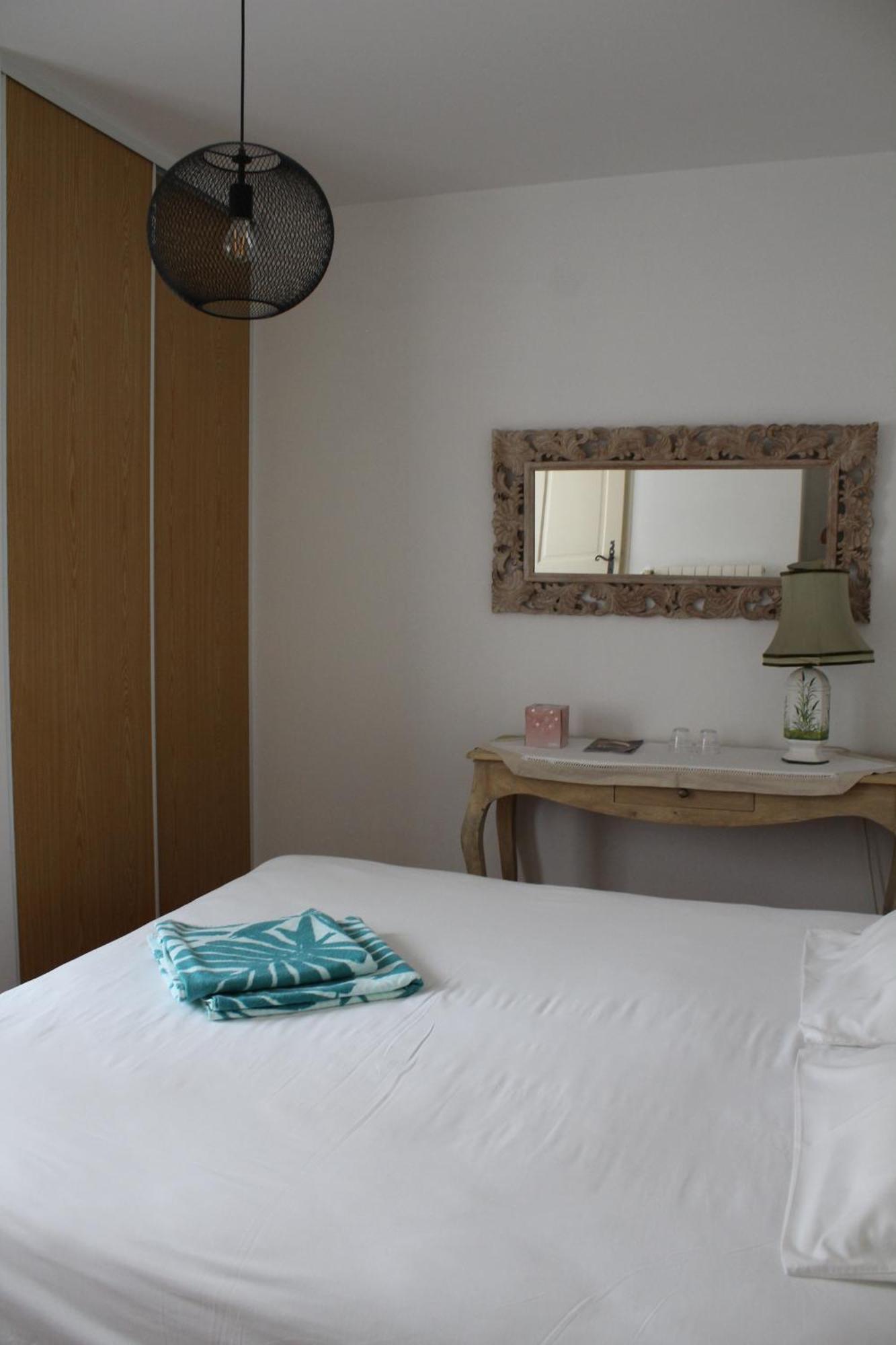 ル・トロネ Bastide Saint Bernard Bed & Breakfast エクステリア 写真