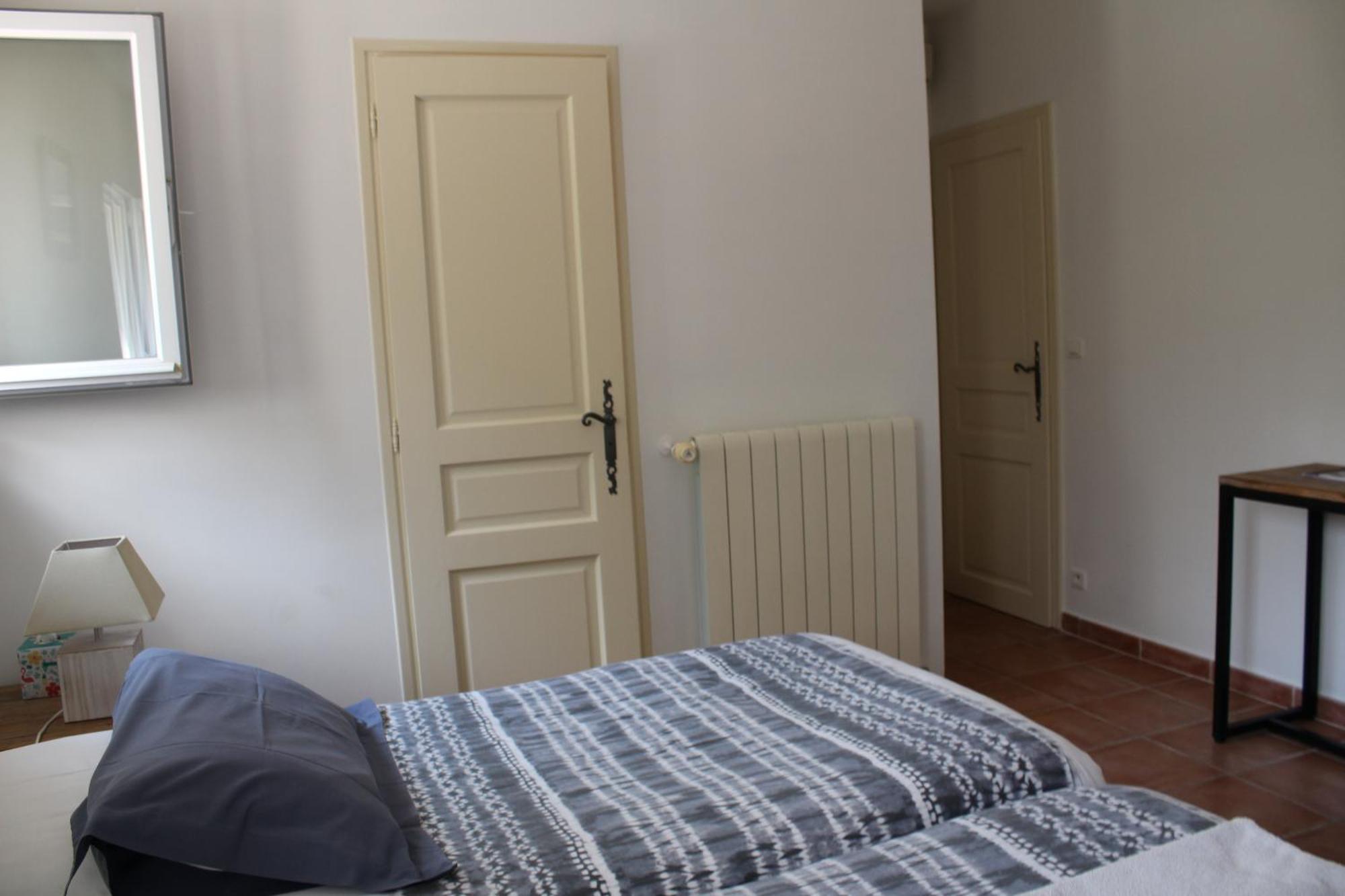 ル・トロネ Bastide Saint Bernard Bed & Breakfast エクステリア 写真