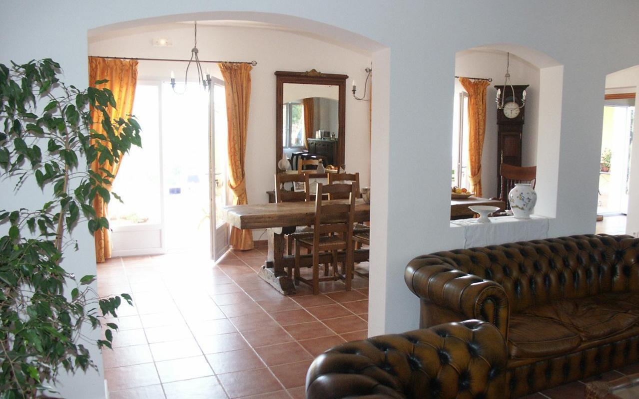 ル・トロネ Bastide Saint Bernard Bed & Breakfast エクステリア 写真