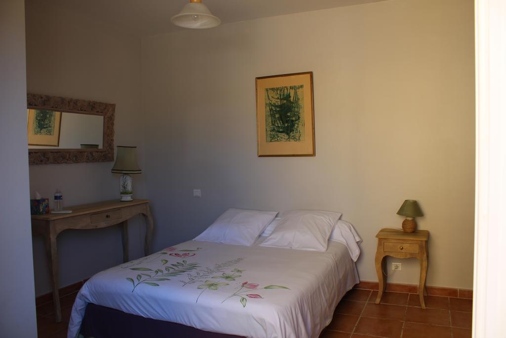 ル・トロネ Bastide Saint Bernard Bed & Breakfast エクステリア 写真
