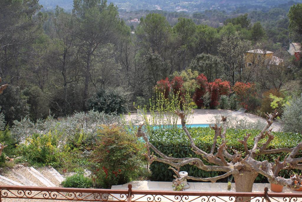 ル・トロネ Bastide Saint Bernard Bed & Breakfast エクステリア 写真