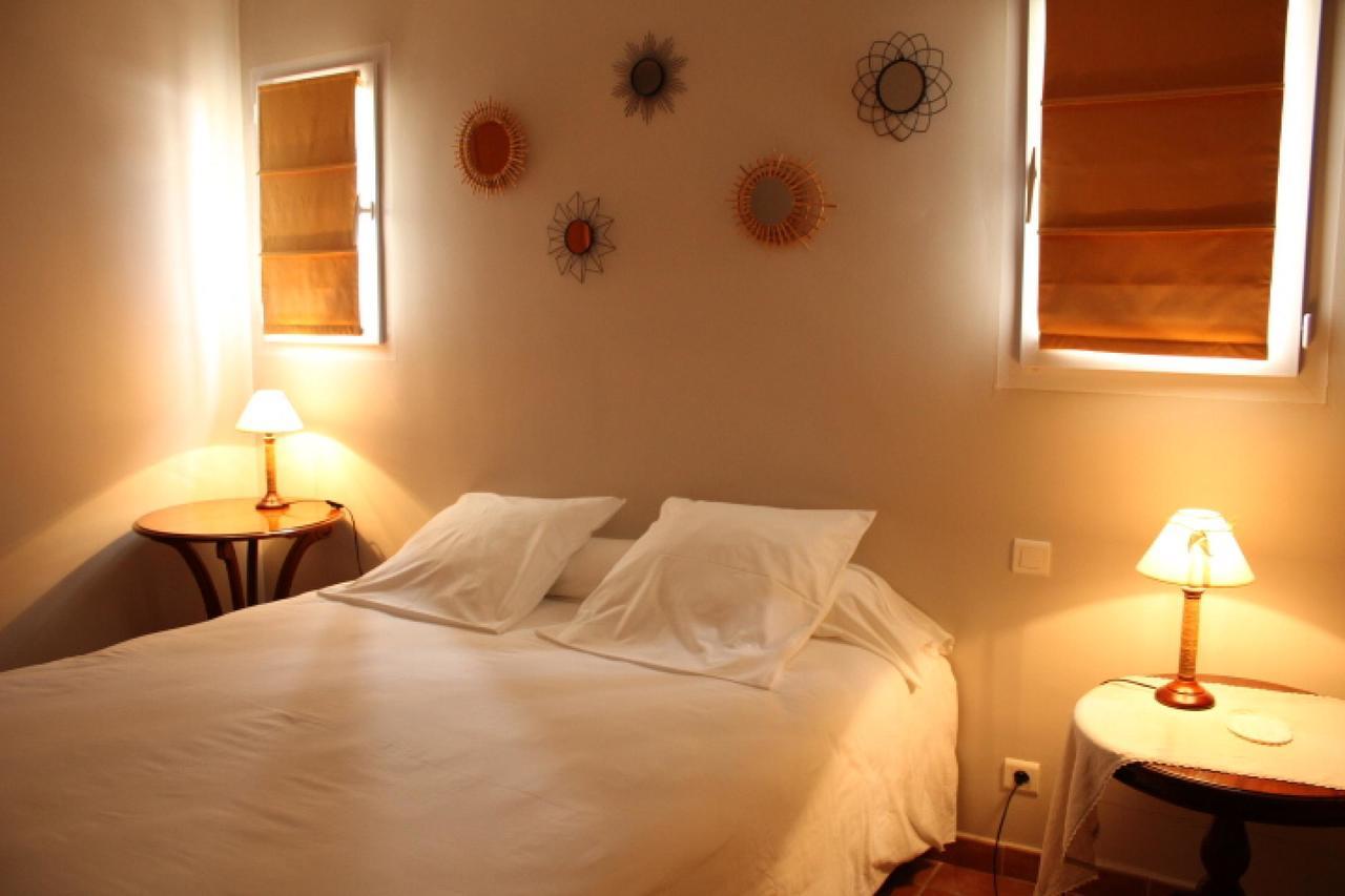 ル・トロネ Bastide Saint Bernard Bed & Breakfast エクステリア 写真